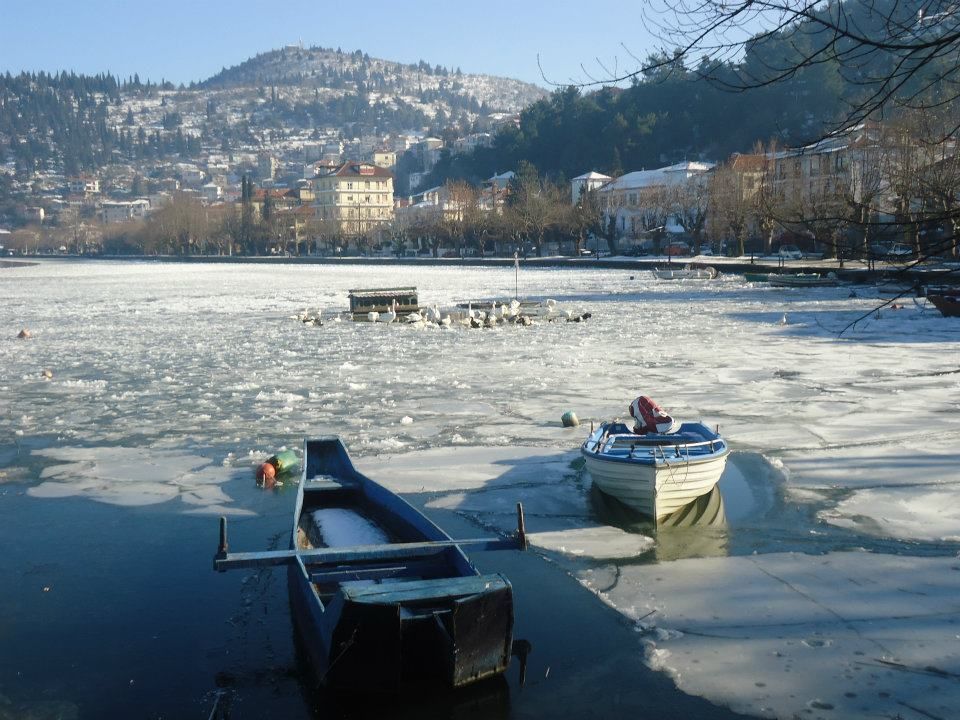 Λίμνες – παγοδρόμια στη Δυτική Μακεδονία – ΒΙΝΤΕΟ
