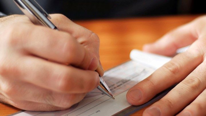 Τριπλάσιες σε αξία οι ακάλυπτες επιταγές του 2016 από αυτές του 2015