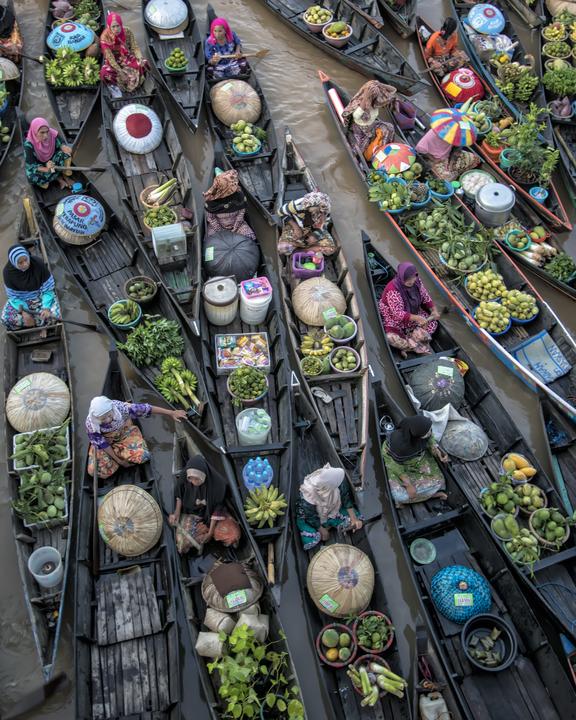 perierga.gr - Πανέμορφη πλωτή αγορά με ιστορία 500 ετών!