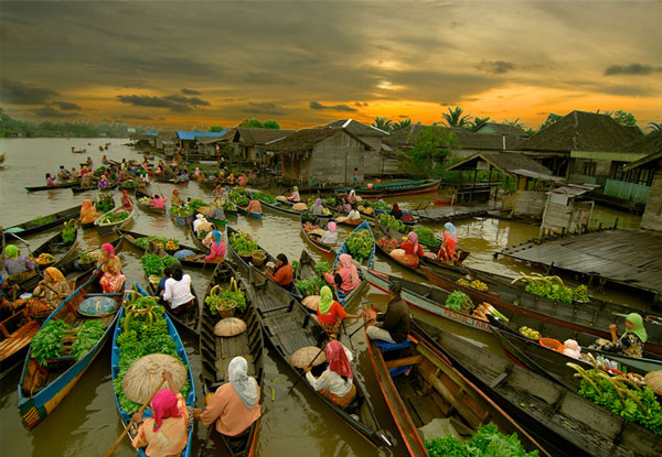 perierga.gr - Πανέμορφη πλωτή αγορά με ιστορία 500 ετών!