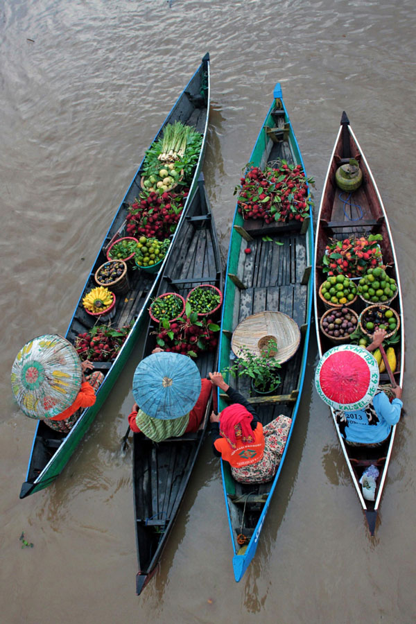 perierga.gr - Πανέμορφη πλωτή αγορά με ιστορία 500 ετών!