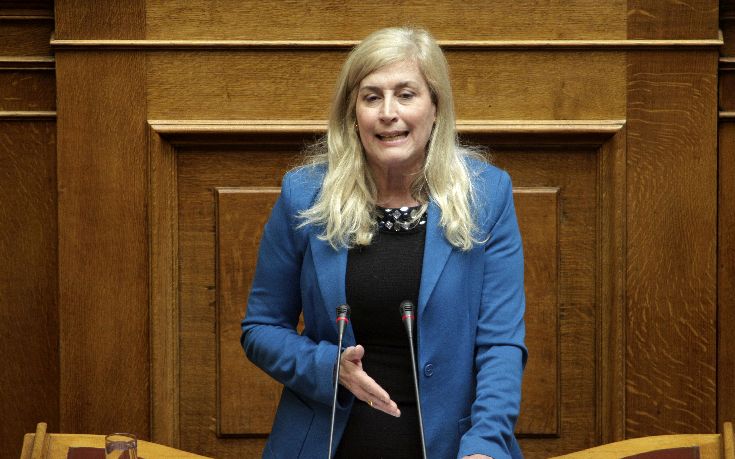 Η Αυλωνίτου καταγγέλλει πως έχει πέσει θύμα bullying