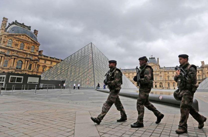 Γαλλία: Προσπαθούν να αποκρυπτογραφήσουν κίνητρα και διαδρομή του Αιγύπτιου τρομοκράτη