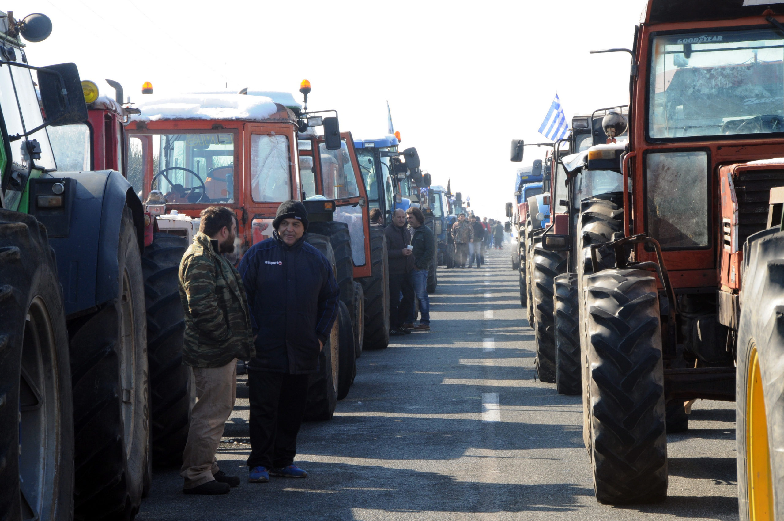 Αγρότες και κτηνοτρόφοι αυξάνουν τα μπλόκα στη Δυτική Μακεδονία