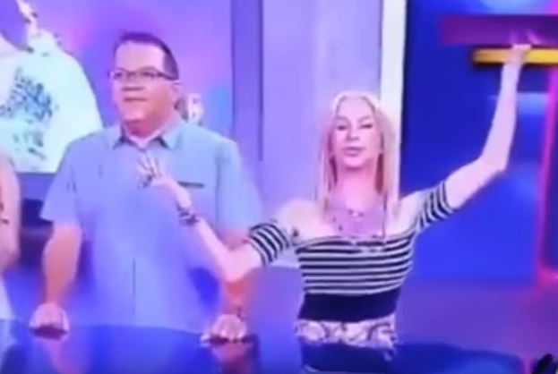 Πάγωσε το πλατό – Τι της… έφυγε την ώρα που παρουσίαζε εκπομπή;