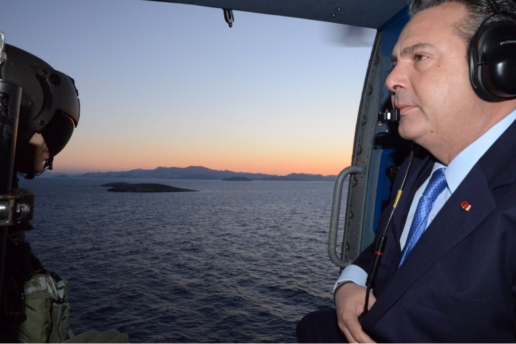 Στα Ίμια ο Πάνος Καμμένος – Με παραβιάσεις απάντησαν οι Τούρκοι – ΦΩΤΟ