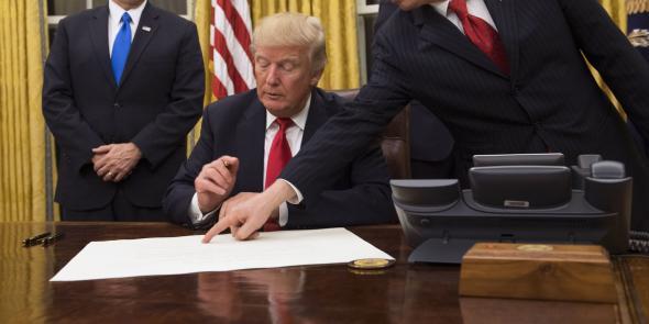 ΗΠΑ – Δημοκρατικοί υπέρ της αναστολής ισχύος του διατάγματος Τραμπ