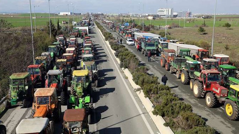Οι αγρότες ετοιμάζονται να αποκλείσουν τα Τέμπη