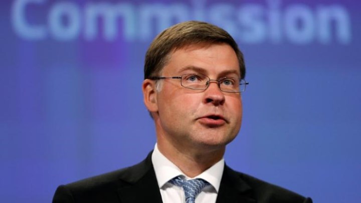 Ντομπρόβσκις: Οικονομική αστάθεια στην Ευρωζώνη αν καθυστερήσει το ελληνικό ζήτημα