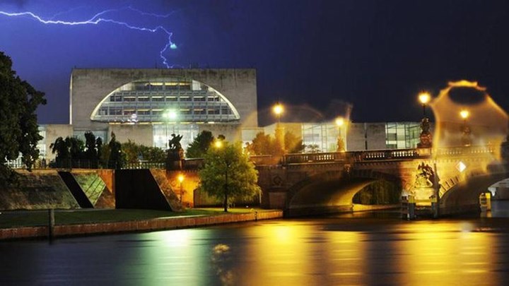 Η Ελλάδα διχάζει την κυβέρνηση στο Βερολίνο