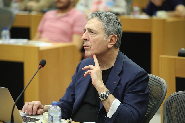 Κούλογλου: Ο Σόιμπλε σε ρόλο οικονομικού δολοφόνου