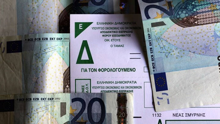 Ο εκνευρισμός Τσακαλώτου και η παγίδα του αφορολόγητου