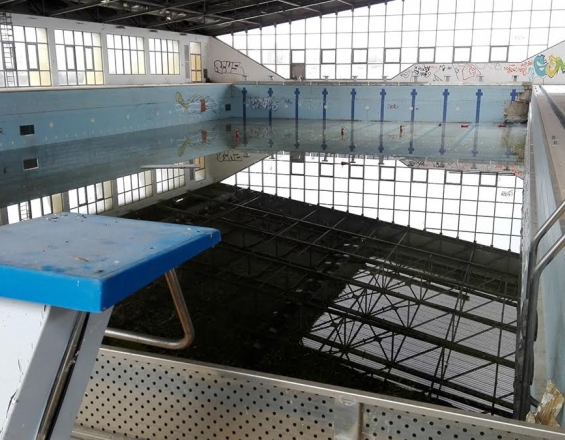 Το Κολυμβητήριο στα Χανιά που κόστισε 5 εκατ. ευρώ και δεν λειτούργησε ποτέ – ΦΩΤΟ