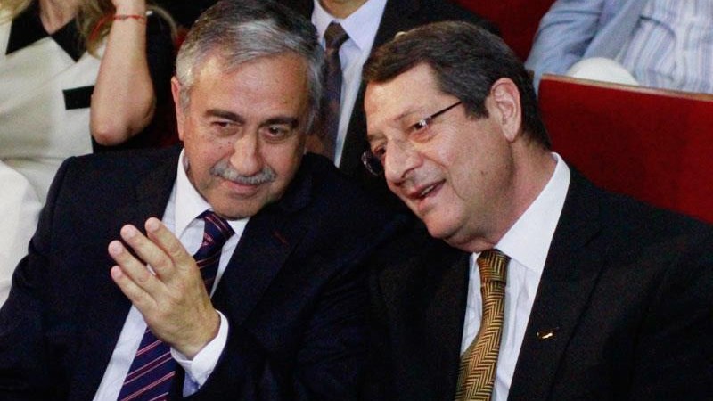 Αποχώρησε ο Ακιντζί από τις συνομιλίες με τον Αναστασιάδη