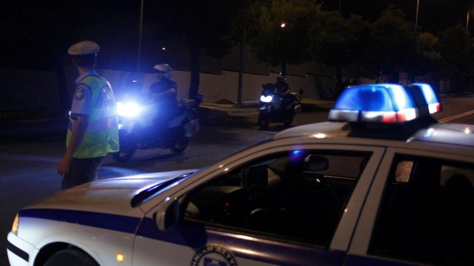 Αστυνομική καταδίωξη και πυροβολισμοί τη νύχτα στην Παλλήνη
