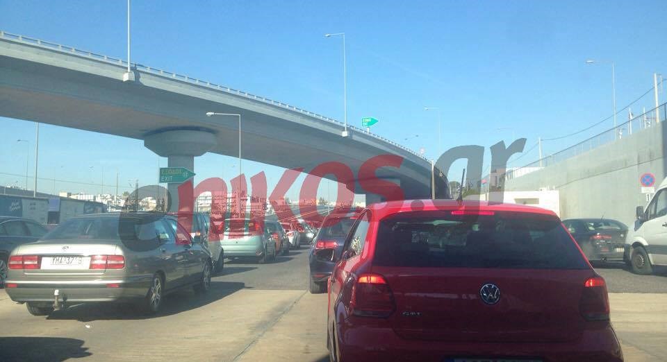 Σοβαρό τροχαίο στην Αττική Οδό – 7 χλμ μποτιλιάρισμα στο ρεύμα προς Ελευσίνα – ΦΩΤΟ