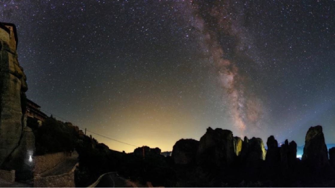 Ελληνική πόλη στα 8 κορυφαία μέρη για να δείτε τα αστέρια