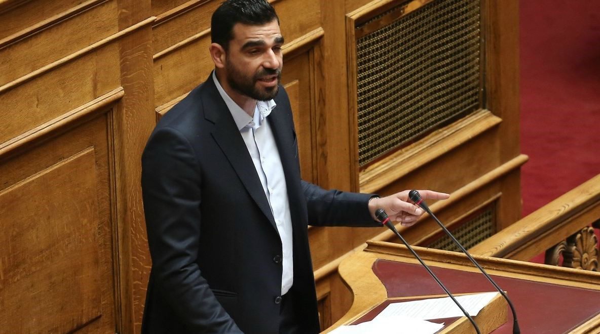 Κωνσταντινέας σε Μητσοτάκη: 20 χρόνια διαιτητής τέτοια αυτογκόλ δεν είδα