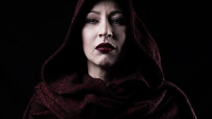 Συγκλονίζει η ΦΩΤΟ της αστρολόγου που δίνει μάχη με τον καρκίνο του μαστού