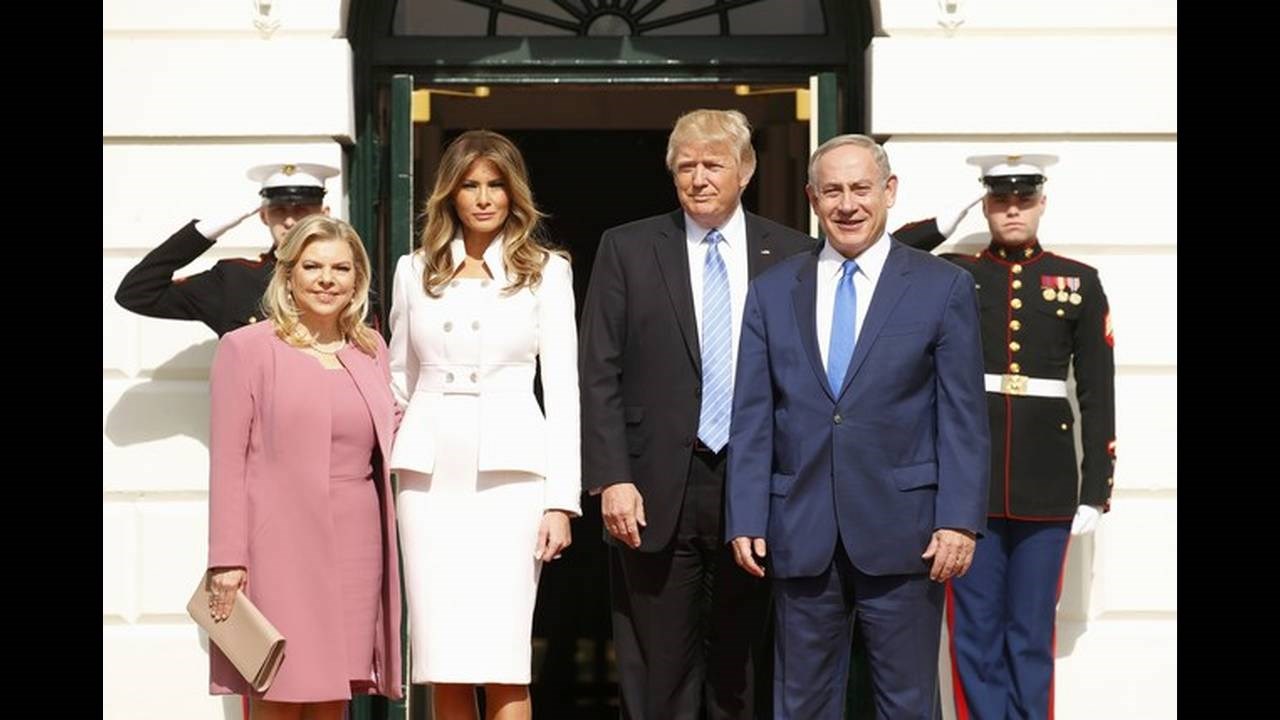 Η χειρονομία της Μελάνια Τραμπ στην σύζυγο του Νετανιάχου που συζητήθηκε – ΒΙΝΤΕΟ – ΦΩΤΟ