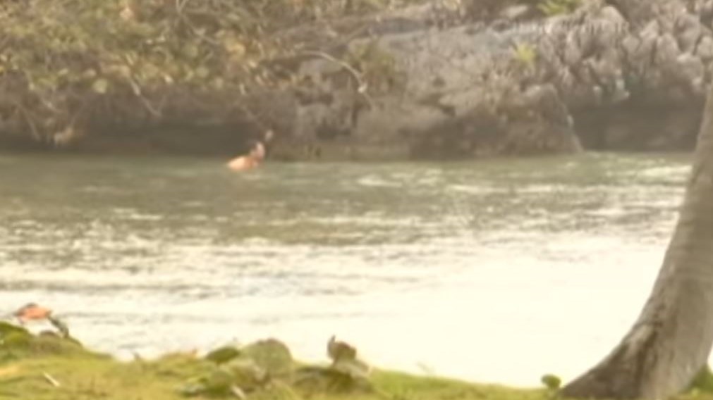 Ποιος παίκτης του Survivor έπεσε γυμνός στη θάλασσα; – Πως αντέδρασαν οι συμπαίκτες του