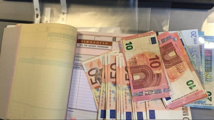 Σοκ στα «μπλοκάκια» με εισφορές εις διπλούν