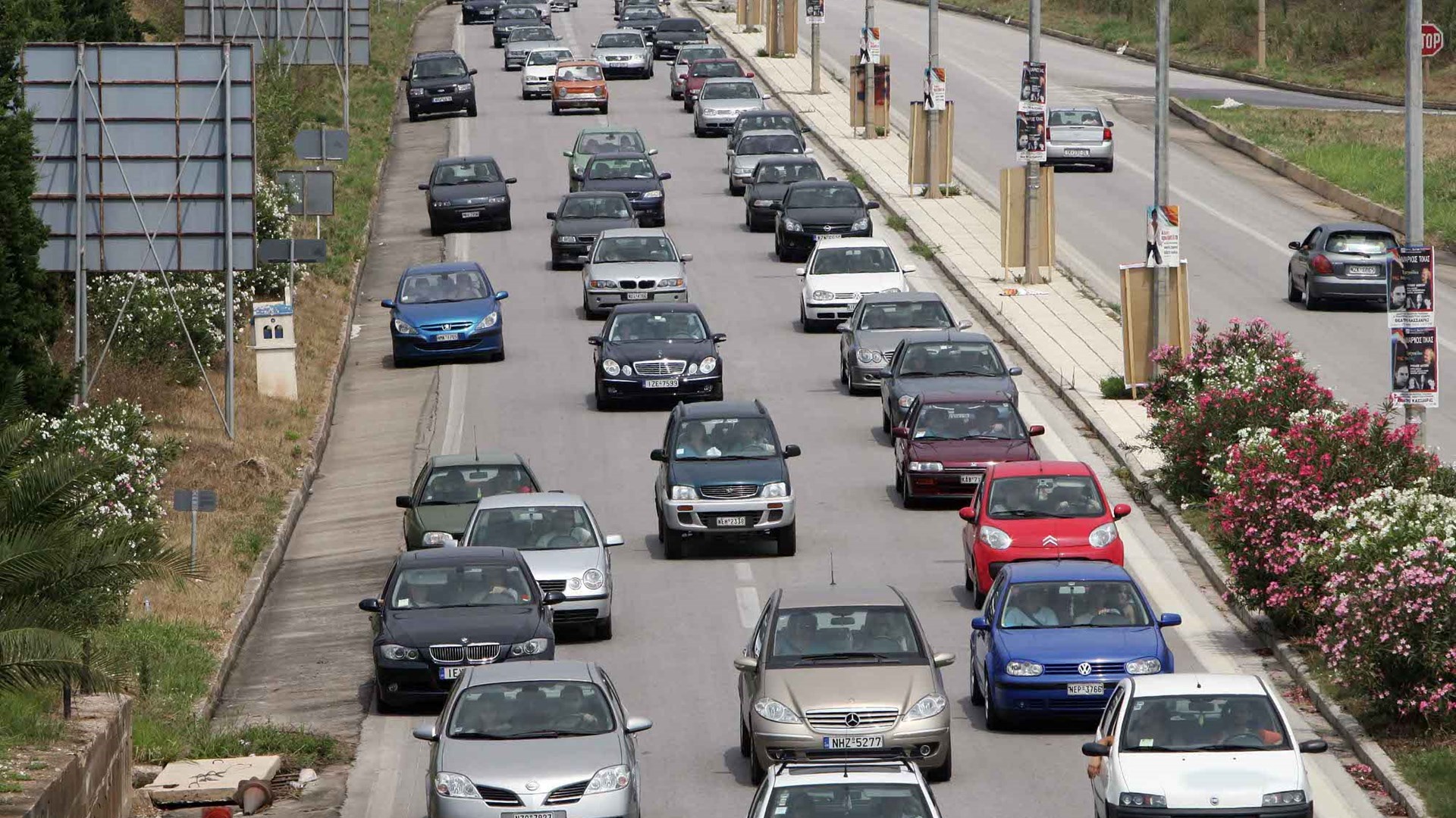 Καραμπόλα αυτοκινήτων στην περιφερειακή οδό Θεσσαλονίκης