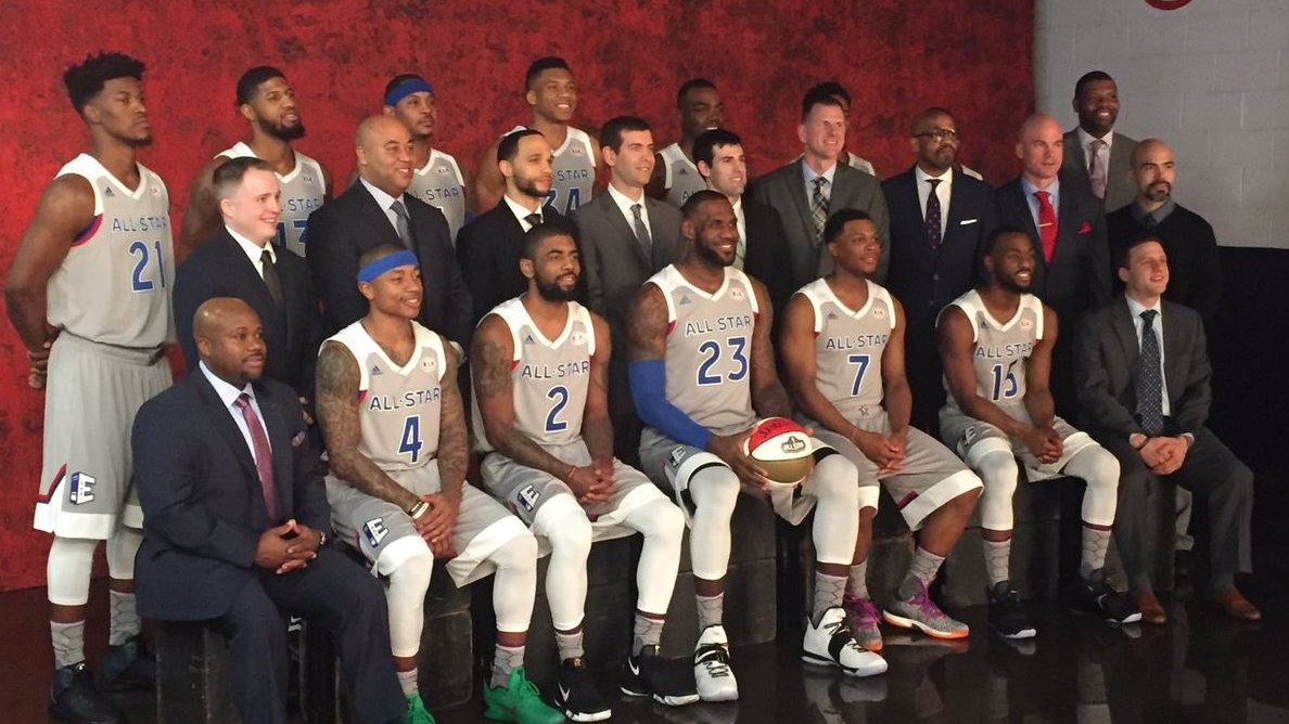 Η φωτογράφιση του Αντετοκούνμπο με την ομάδα της Ανατολής – ΦΩΤΟ ΚΑΙ ΒΙΝΤΕΟ