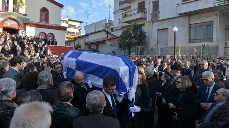 Σε κλίμα οδύνης το τελευταίο αντίο στον Ευάγγελο Μπασιάκο