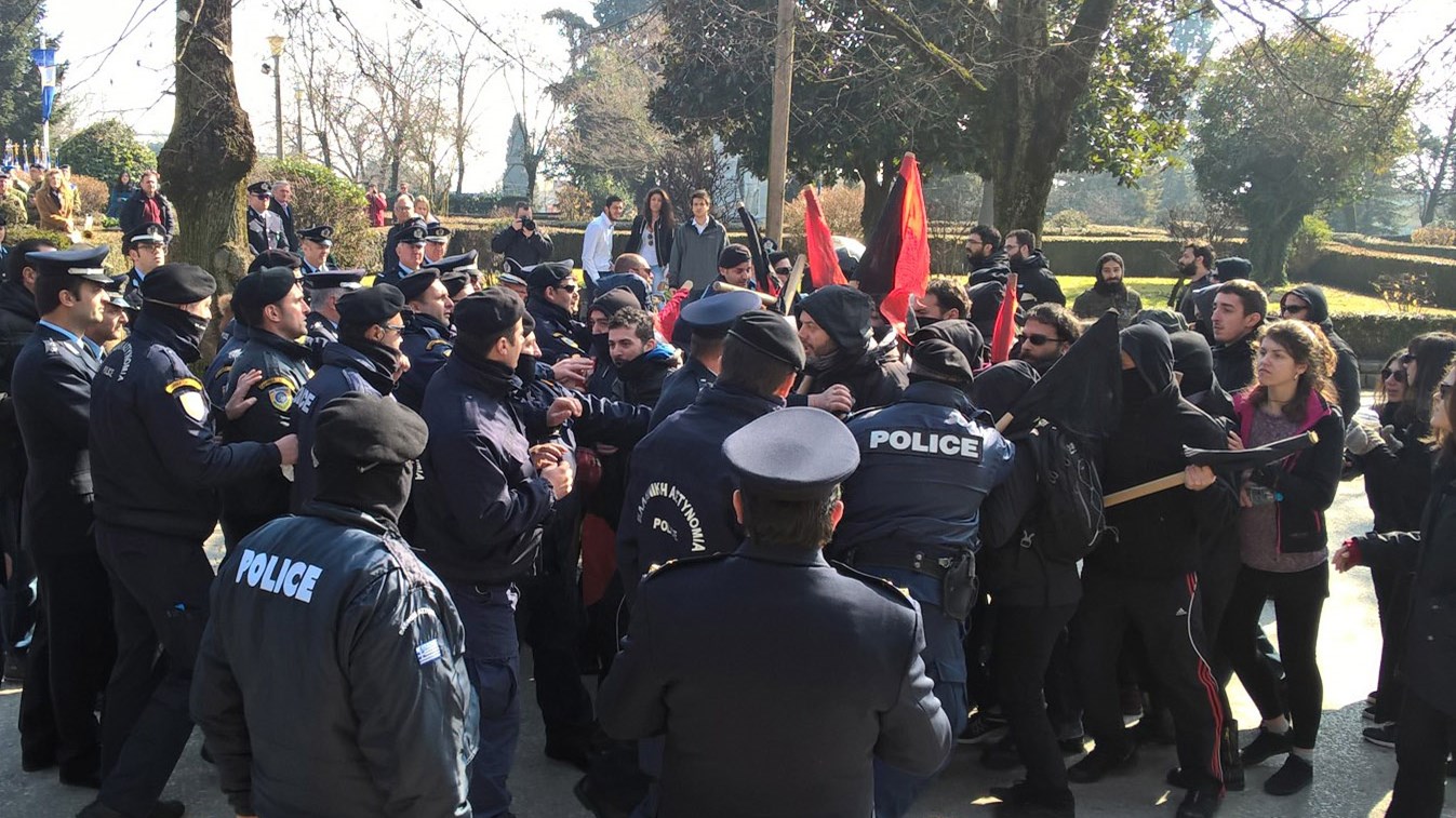 Ιωάννινα: Επτά αστυνομικοί ελαφρά τραυματίες μετά τα επεισόδια