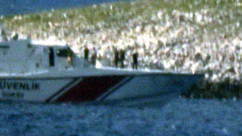 Νέα τουρκική πρόκληση: Πλοιάριο της ακτοφυλακής “έδεσε” στα Ίμια – ΒΙΝΤΕΟ – ΦΩΤΟ