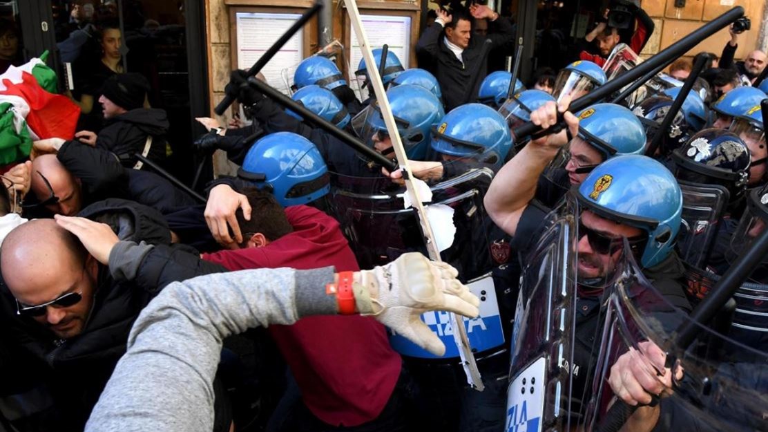 Ρώμη: Αιματηρές συγκρούσεις οδηγών ταξί και αστυνομίας – ΒΙΝΤΕΟ