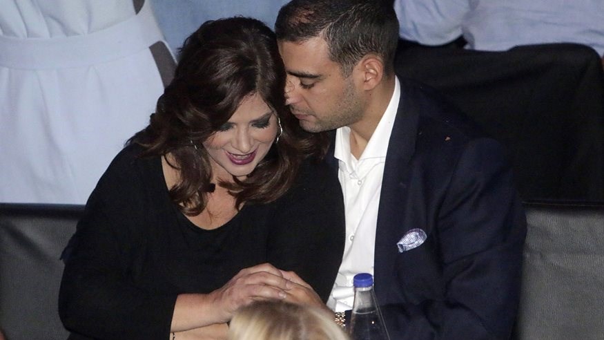 «Ποιος ξυλοδαρμός; Ετοιμαζόμαστε να παντρευτούμε κι αυτό ενοχλεί κάποιους» λέει στο enikos.gr η Βάσια Παναγοπούλου