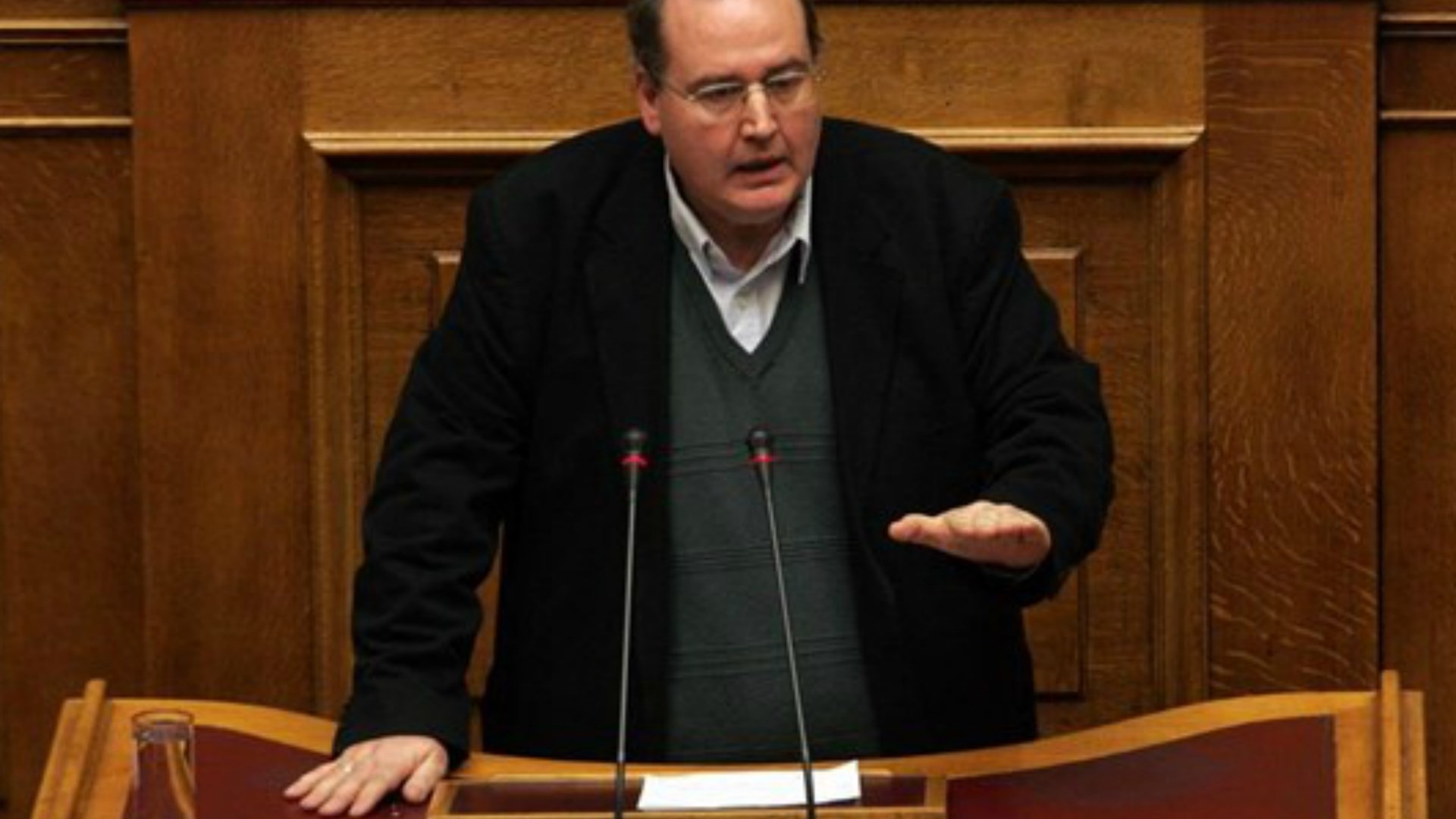 To παρασκήνιο με την επερώτηση του Φίλη στον Καμμένο για τα εξοπλιστικά