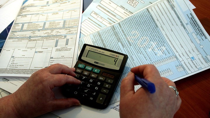 Αφορόλογητο στα 6.600 ευρώ σε δύο δόσεις απαιτεί η τρόικα