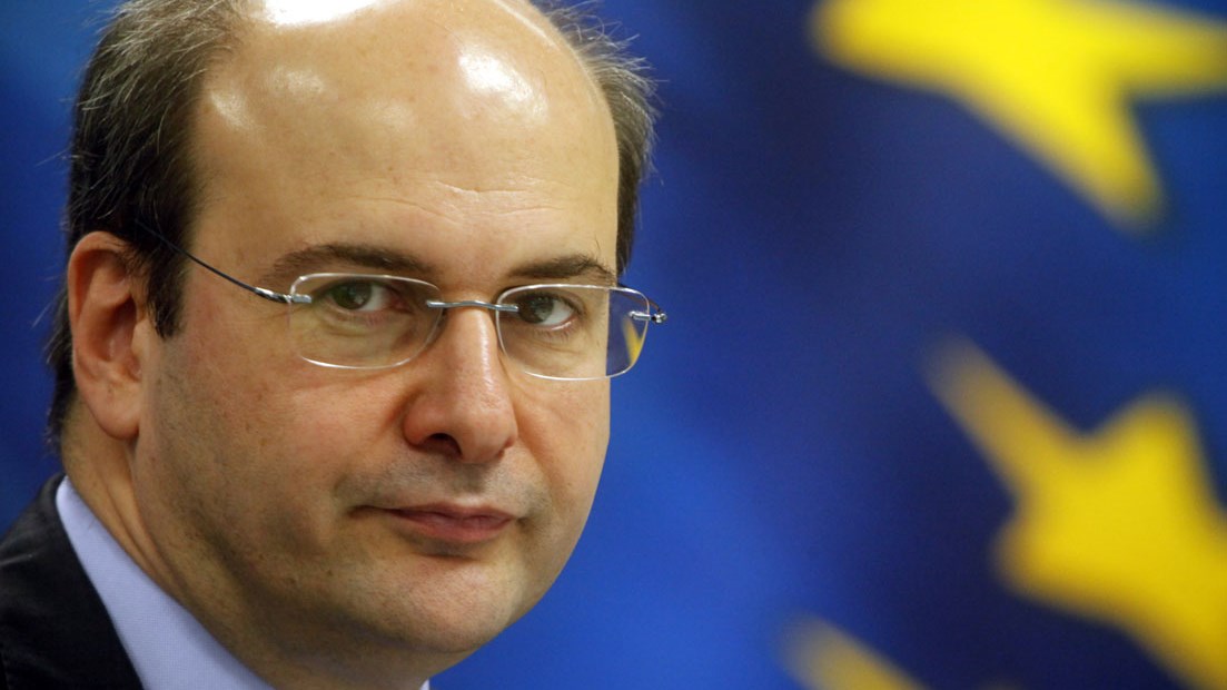 Χατζηδάκης: Η κυβέρνηση πανηγυρίζει ενώ κρύβει τον ελέφαντα στη ντουλάπα