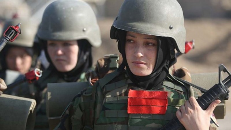 Επιστρέφει η μαντίλα στον τουρκικό στρατό