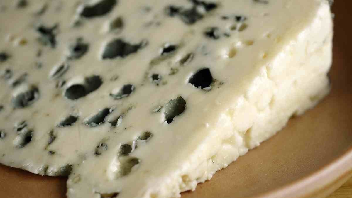 5 τροφές που μπορείς να φας, αφού έχουν μουχλιάσει