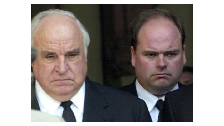 Γερμανία – Ο γιος του Χέλμουτ Κολ κατηγορεί την Μέρκελ για τον θάνατο της μητέρας του