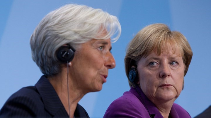 Handelsblatt: Υπό πίεση Λαγκάρντ-Μέρκελ, αναζητείται συμβιβασμός για την Ελλάδα