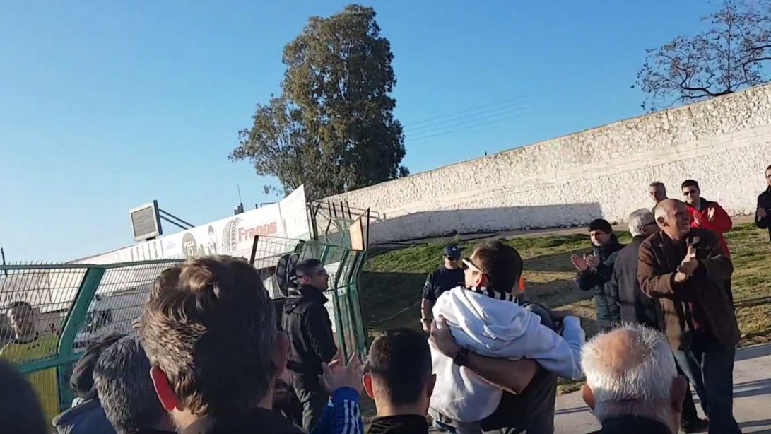 Η συγκλονιστική στιγμή στους πανηγυρισμούς του Παναιγιαλείου – ΒΙΝΤΕΟ