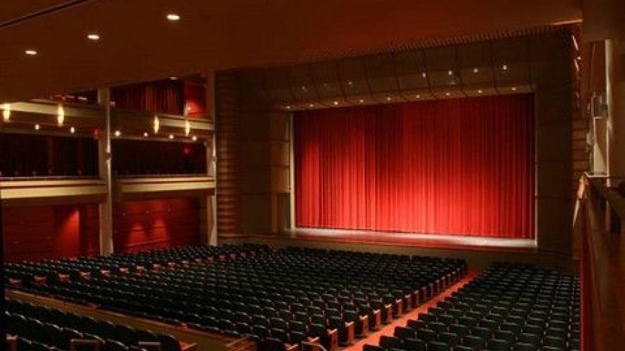 Γνωστός Έλληνας ηθοποιός: Ήμουν χύμα στο πάτωμα του σπιτιού μου, ετοιμοθάνατος