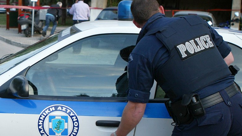 “Κινδυνεύουμε ανά πάσα στιγμή” λέει η ιδιοκτήτρια του καταστήματος ψιλικών στο Μαρούσι