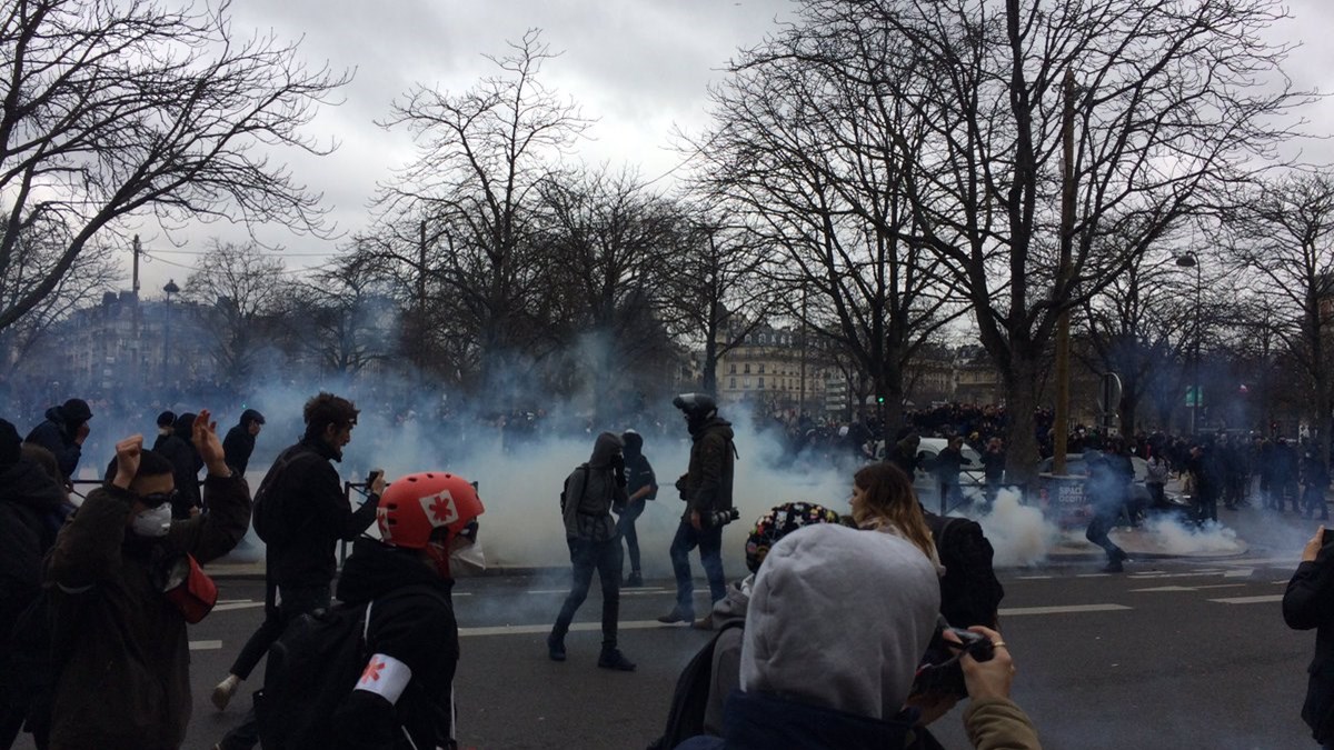 Γαλλία: Συγκρούσεις μαθητών με αστυνομικούς – ΦΩΤΟ ΚΑΙ ΒΙΝΤΕΟ