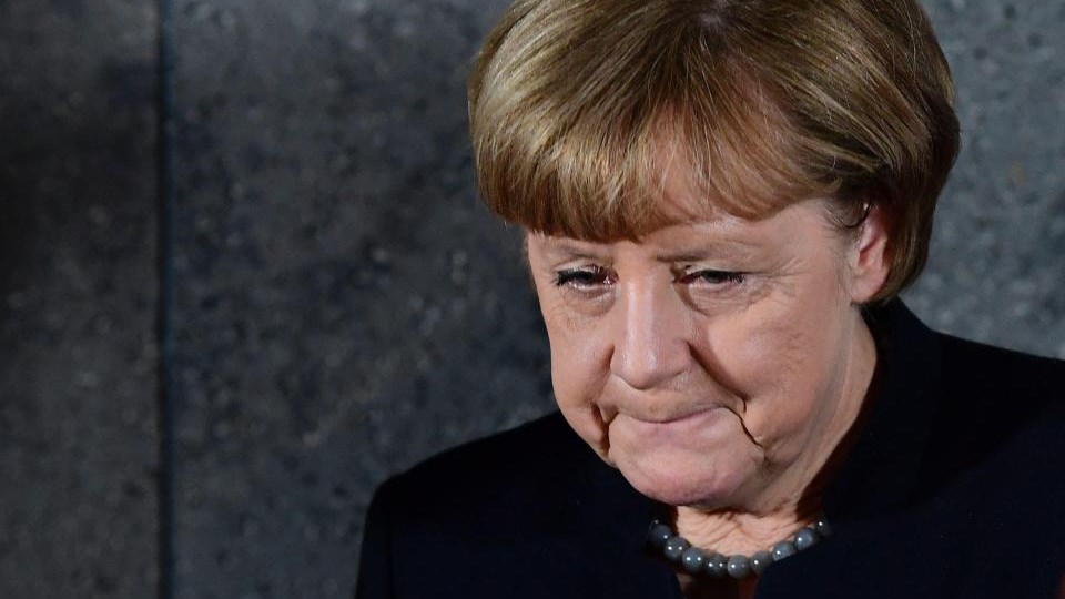Η νέα δημοσκόπηση που αγχώνει τη Μέρκελ