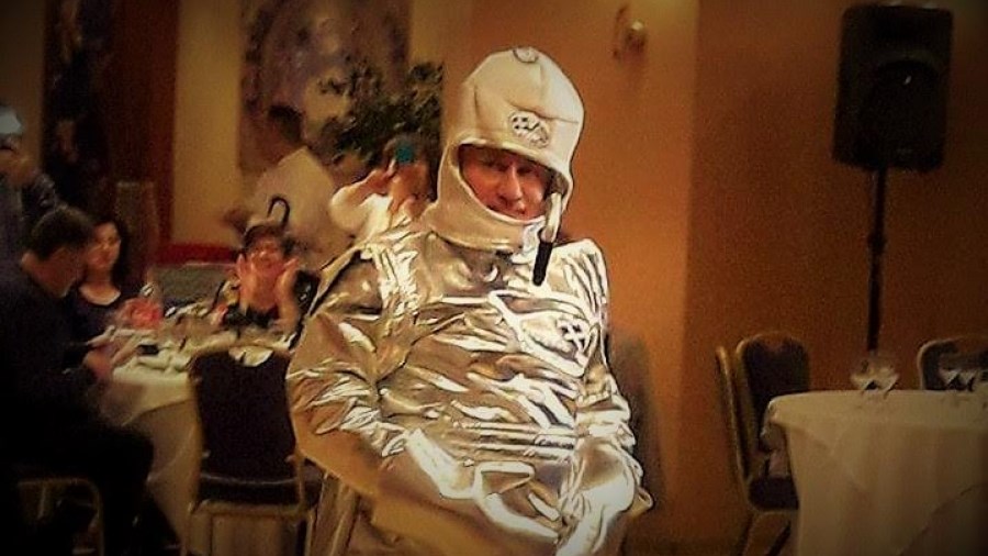 Ο Ψωμιάδης ντύθηκε αστροναύτης – ΒΙΝΤΕΟ
