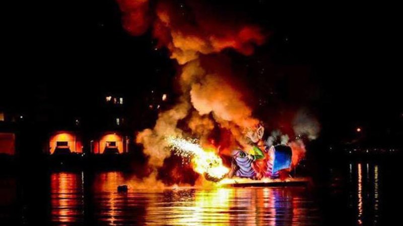 Έπεσε η αυλαία του πατρινού καρναβαλιού με μία φαντασμαγορική τελετή λήξης – ΦΩΤΟ