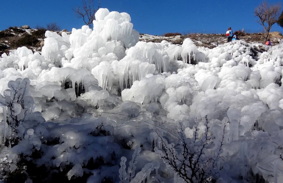 Εντυπωσιακές εικόνες από το «παγωμένο» τοπίο στο Οροπέδιο Λασιθίου – ΦΩΤΟ