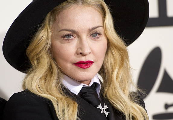 To δικαστήριο του Μαλάουι επιτρέπει στη Μαντόνα να υιοθετήσει δίδυμα