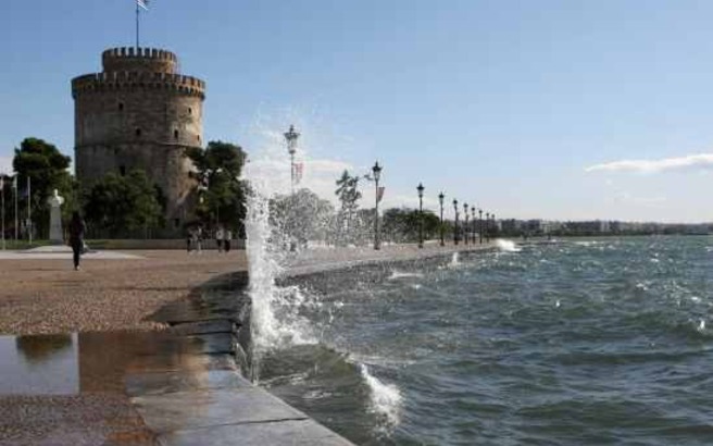 Εντοπίστηκε πετρελαιοκηλίδα στο λιμάνι της Θεσσαλονίκης